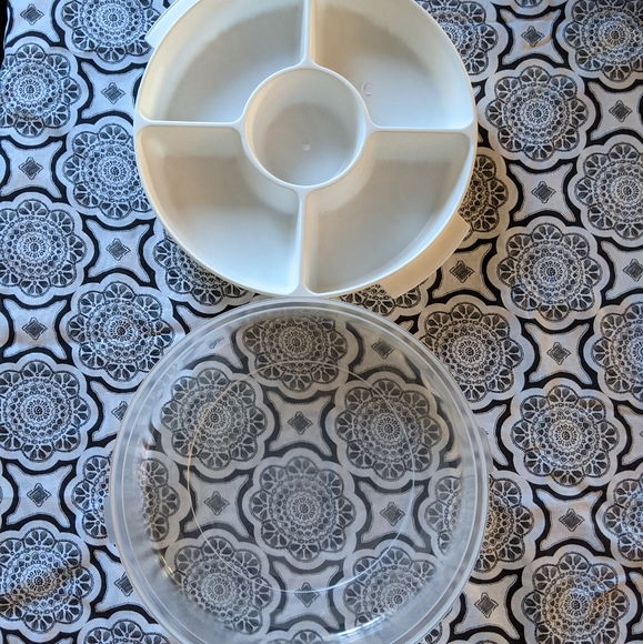 White plastic divided tray - Picture 4 of 4